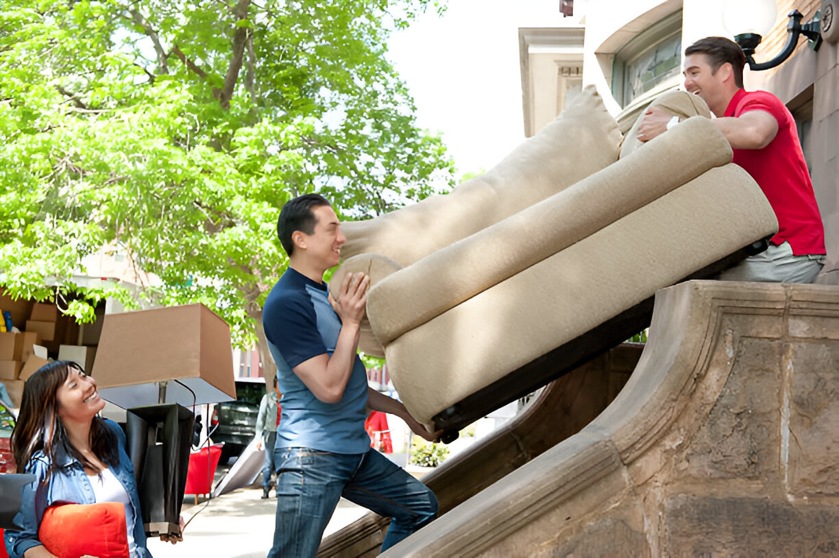 Small Move – Couch